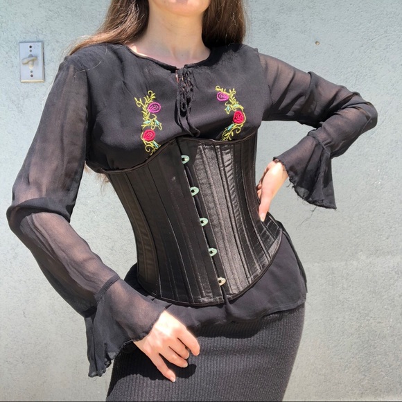 ❤️SOLD ON DEPOP❤️ Vintage Goth Peasant Folk Blouse Witchy Flare Sleeves Y2K - Picture 2 of 4